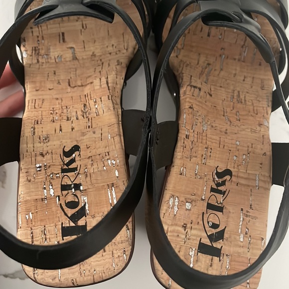 Korks Whitney Wood grain Platform studded details straps buckle Sandal sz 10 NWT - Picture 8 of 9